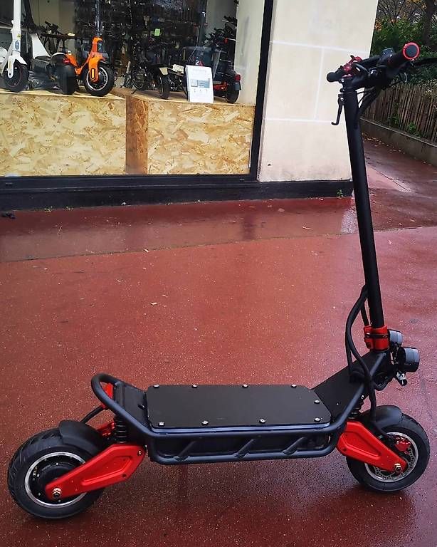 Kickboard: Trottinette électrique Bronco Vnom Fury – Usato da Genève venduto da bouchon996 1