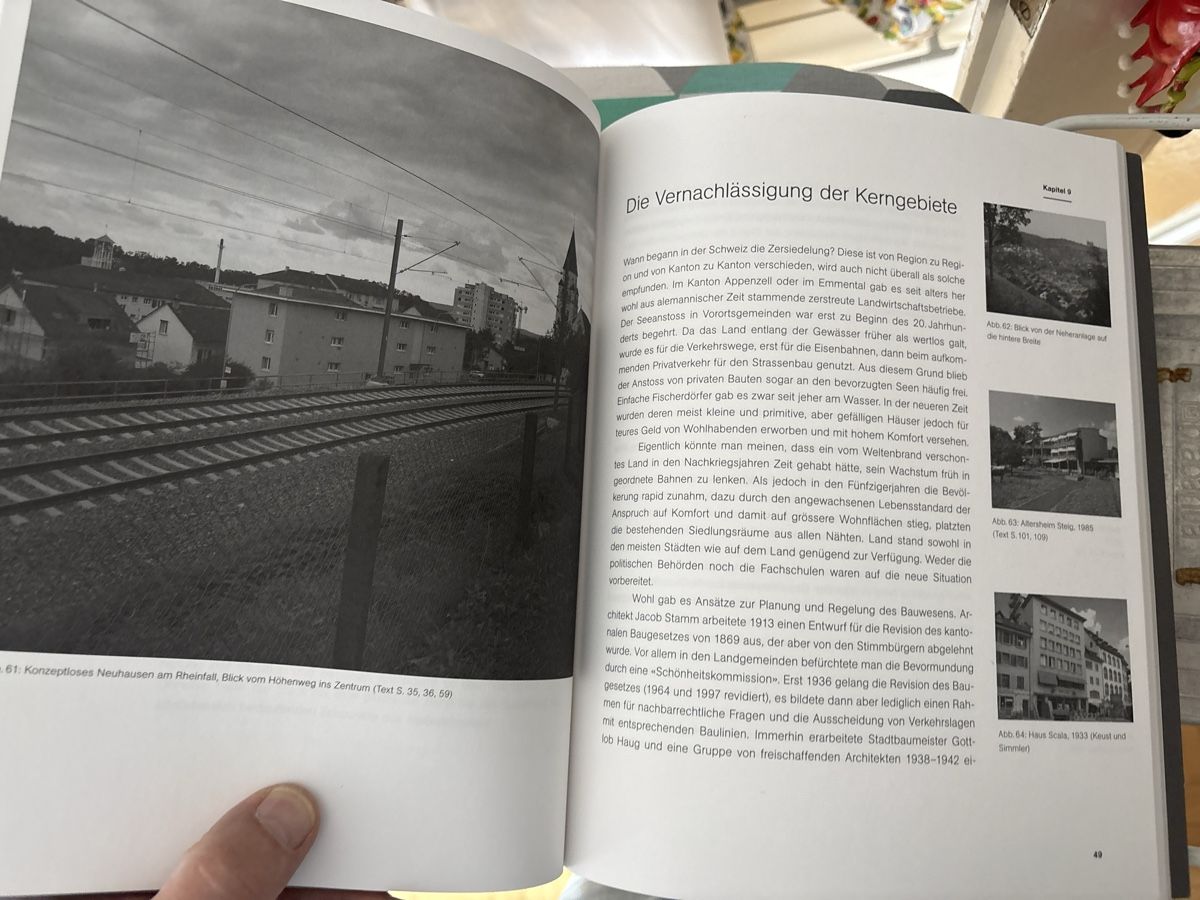 Libri: Jörg Aellig: Schaffhauser Baukunst im 20. Jh. Buch – Nuovo (secondo la descrizione) da Schaffhausen venduto da Reporter 1