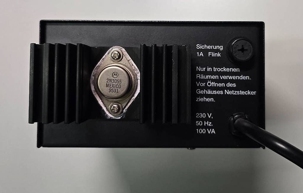 Caricabatterie: Voltcraft FPS 4A, lüfterloses Netzteil 13.8 Volt, 2/4 A – Usato da Steinerberg venduto da Bcsbcs 3