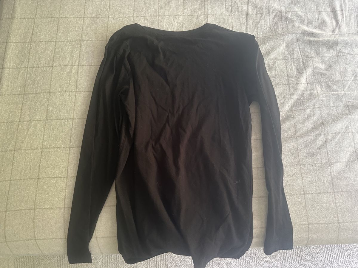 T-shirt: Astrid Andersen Black Long Sleeve Top - M Original – Usato da Gattikon venduto da 386ComicEmpire 3