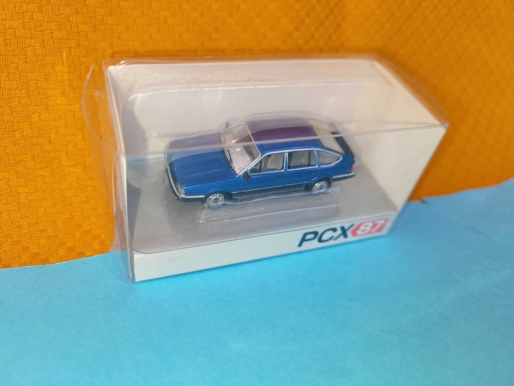 Volkswagen Modellini d'auto: VW Passat B2 bleu mét. 1:87 PCX87 – Nuovo (secondo la descrizione) da Domdidier venduto da Bimbo57 1