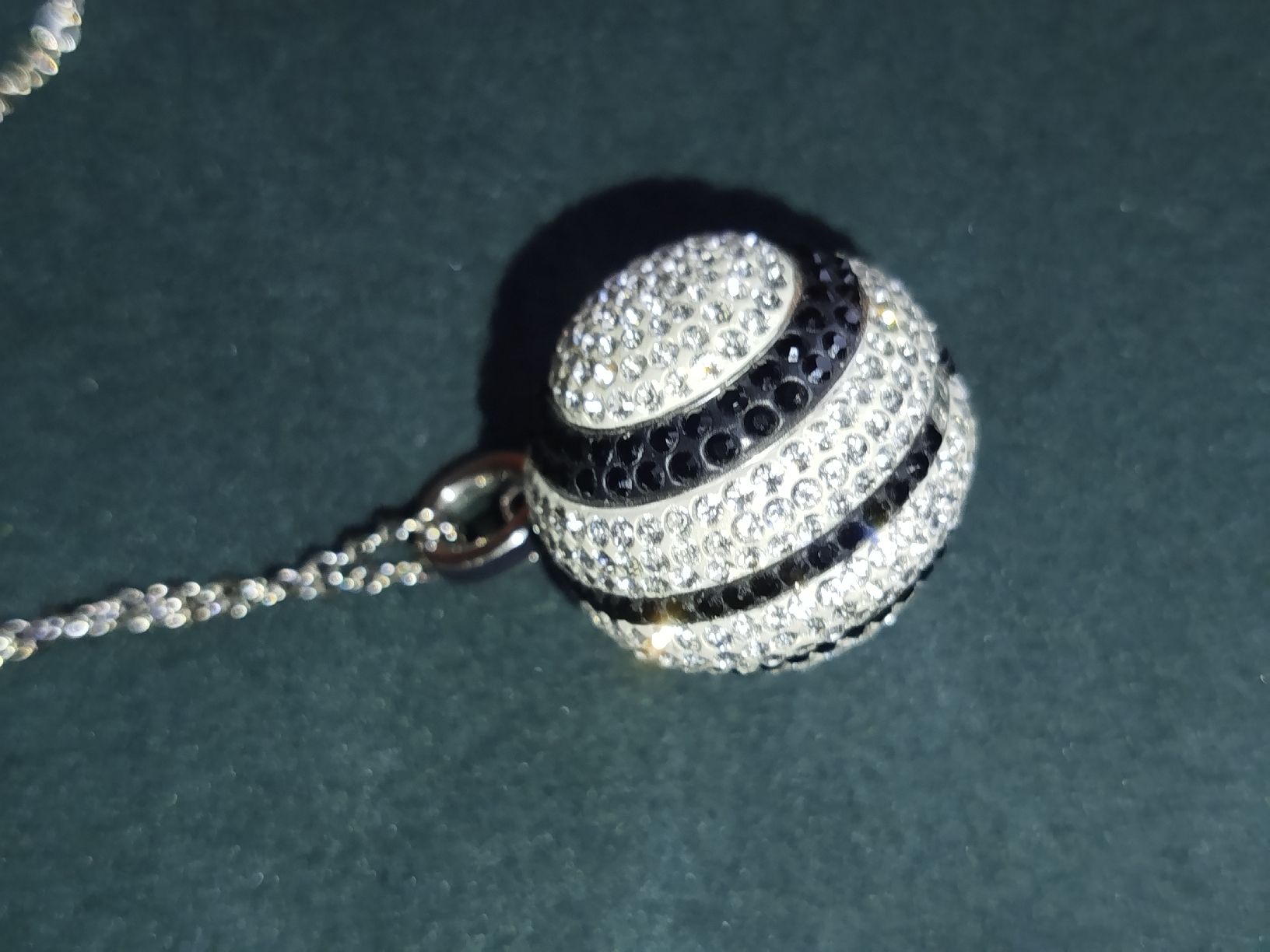 Swarovski Ciondoli: Swarovski Schmuck Kugel – Usato da Rorschach venduto da 1do_kc52