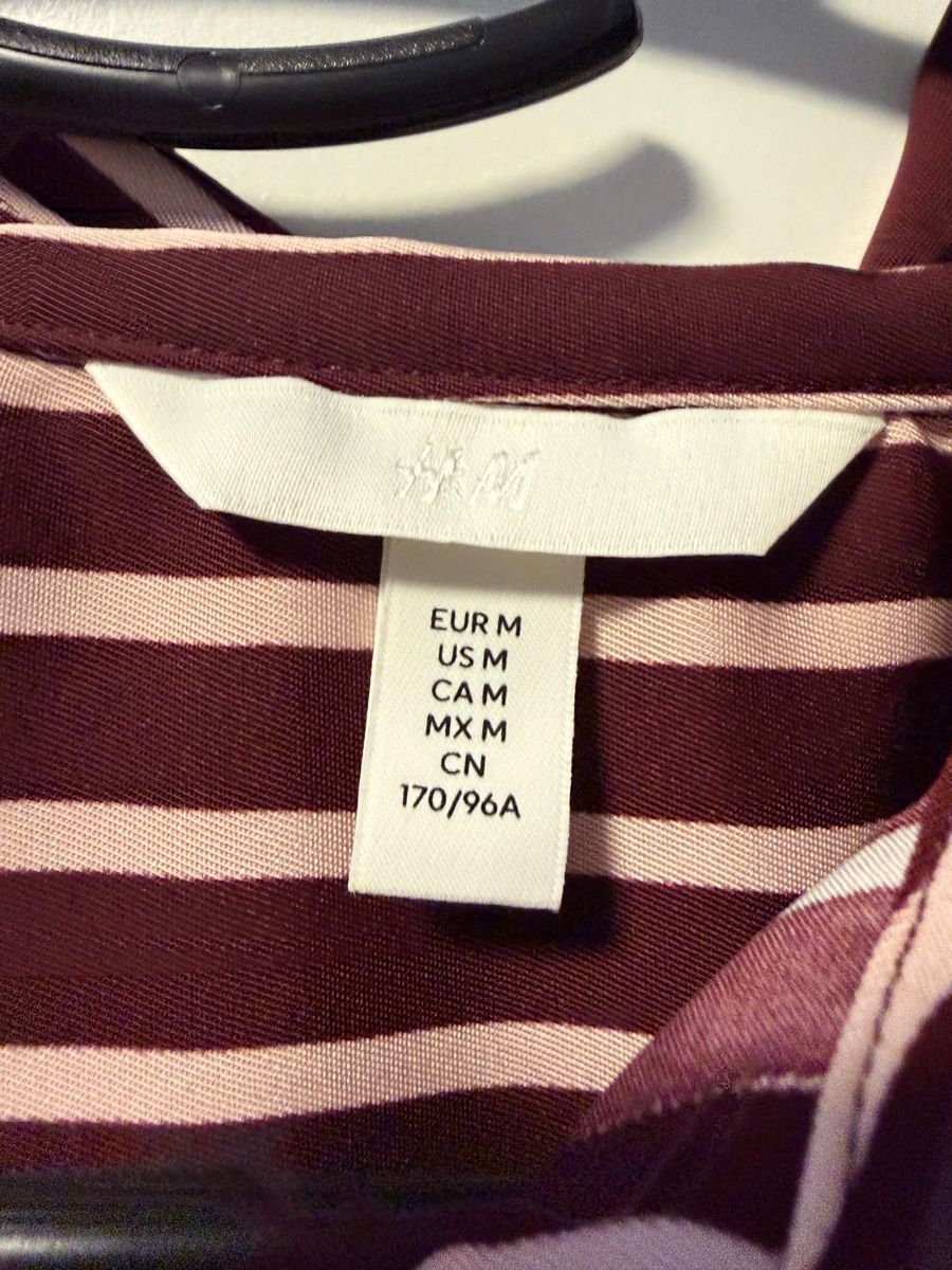 H&M Camicette: NEU trend Bluse Weinrot Gestreift Grösse M  – Nuovo (secondo la descrizione) da Aarburg venduto da manju2007 1