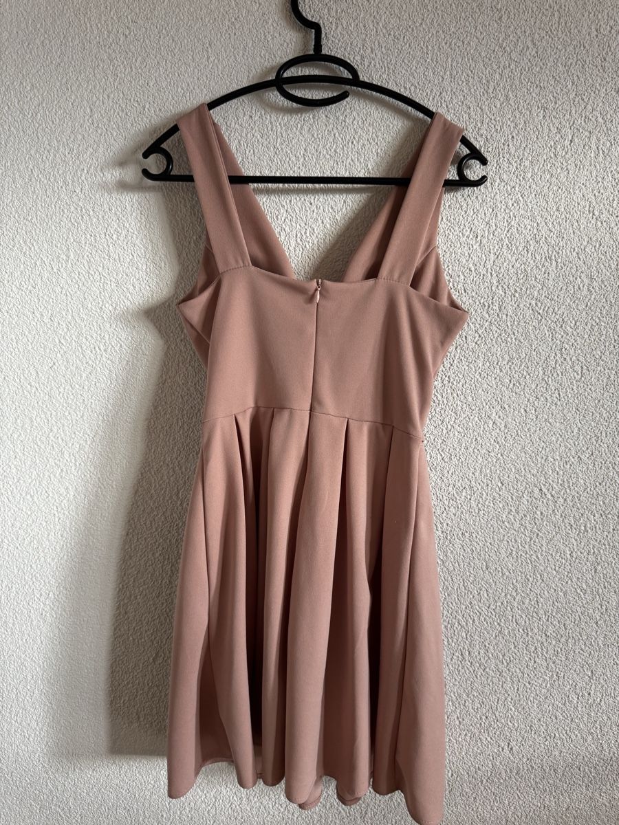 Kleider: Süsses Kleid in rosa, Grösse XS – Gebraucht aus Burgdorf von Lou-123 1