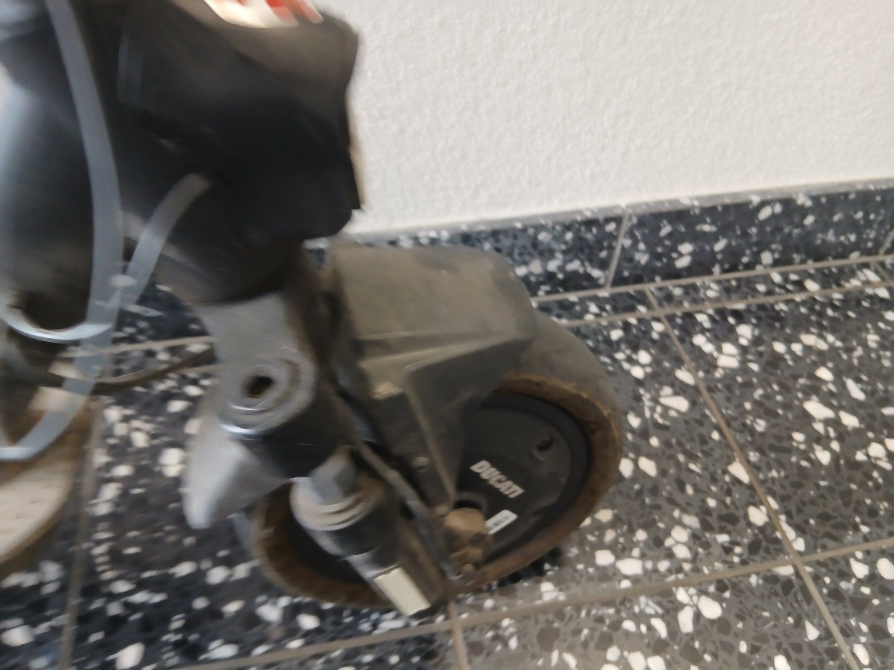 Scooters: Elektroroller Ducati Pro II Evo – Gebraucht aus ZÜRICH von zar_nc88 4