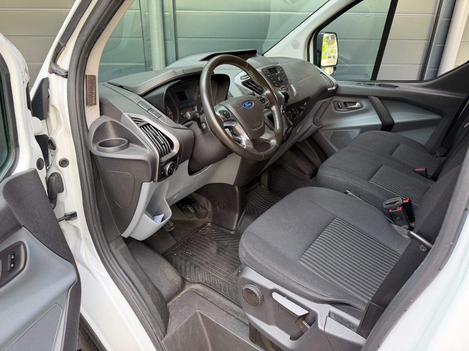 Ford Nutzfahrzeuge: FORD Transit Custom – Gebraucht aus Zuchwil von Funsportshop 6