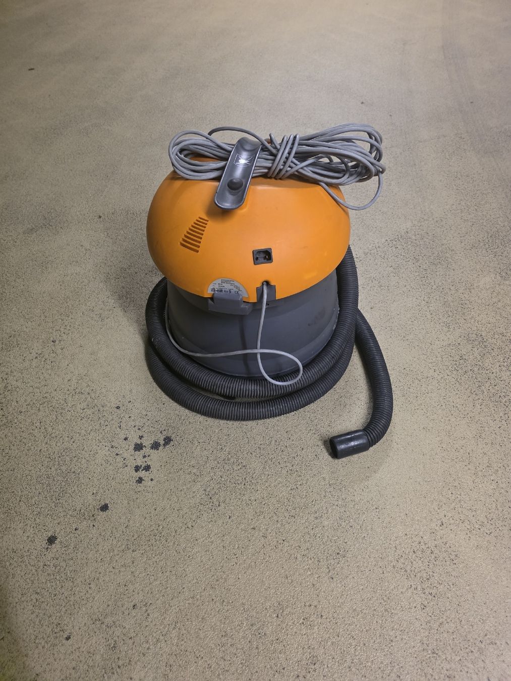Aspirapolveri & Accessori: STAUBSAUGER TASKI BORA 12# WETROK CLEANFIX KÄRCHER NILFISK – Usato da Zürich venduto da 5183840711 3