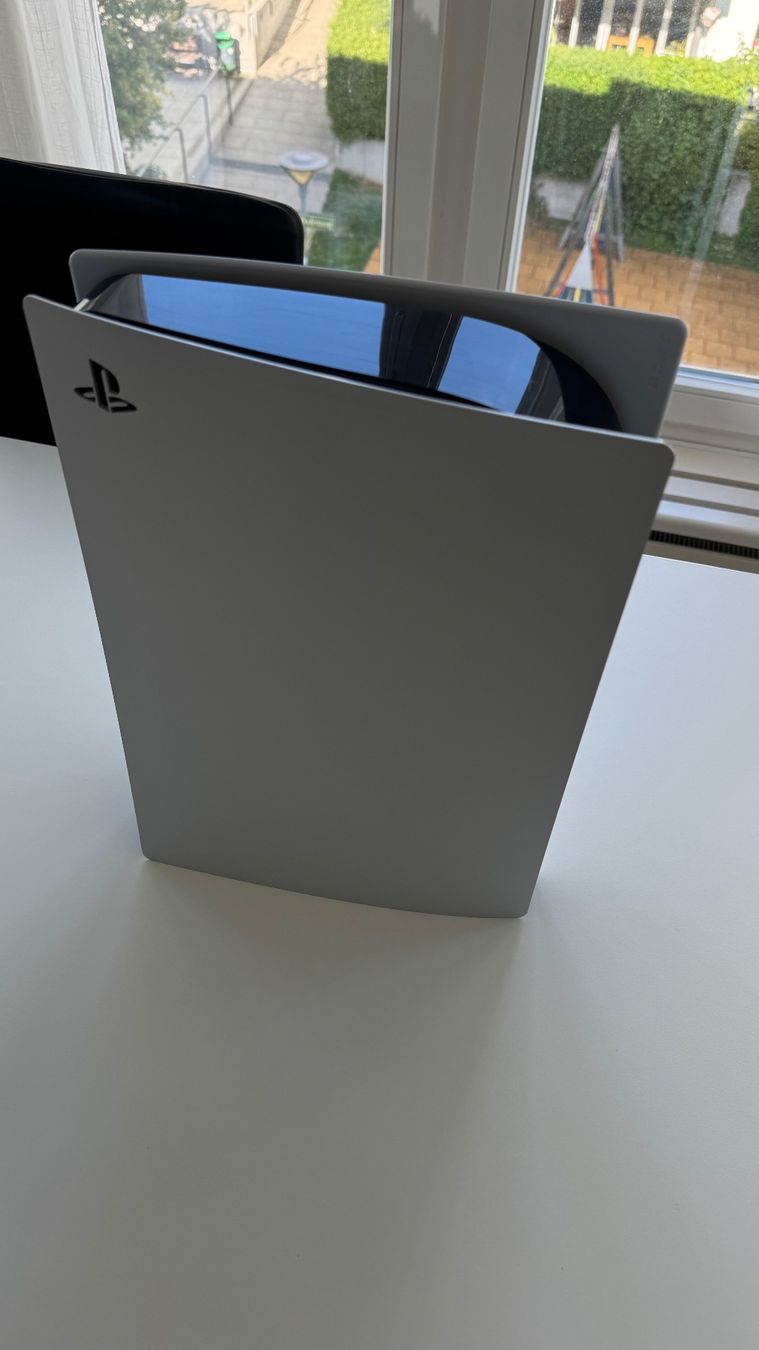 Sony Konsolen: PS5  disc – Gebraucht aus Zürich von pet_7n58 3