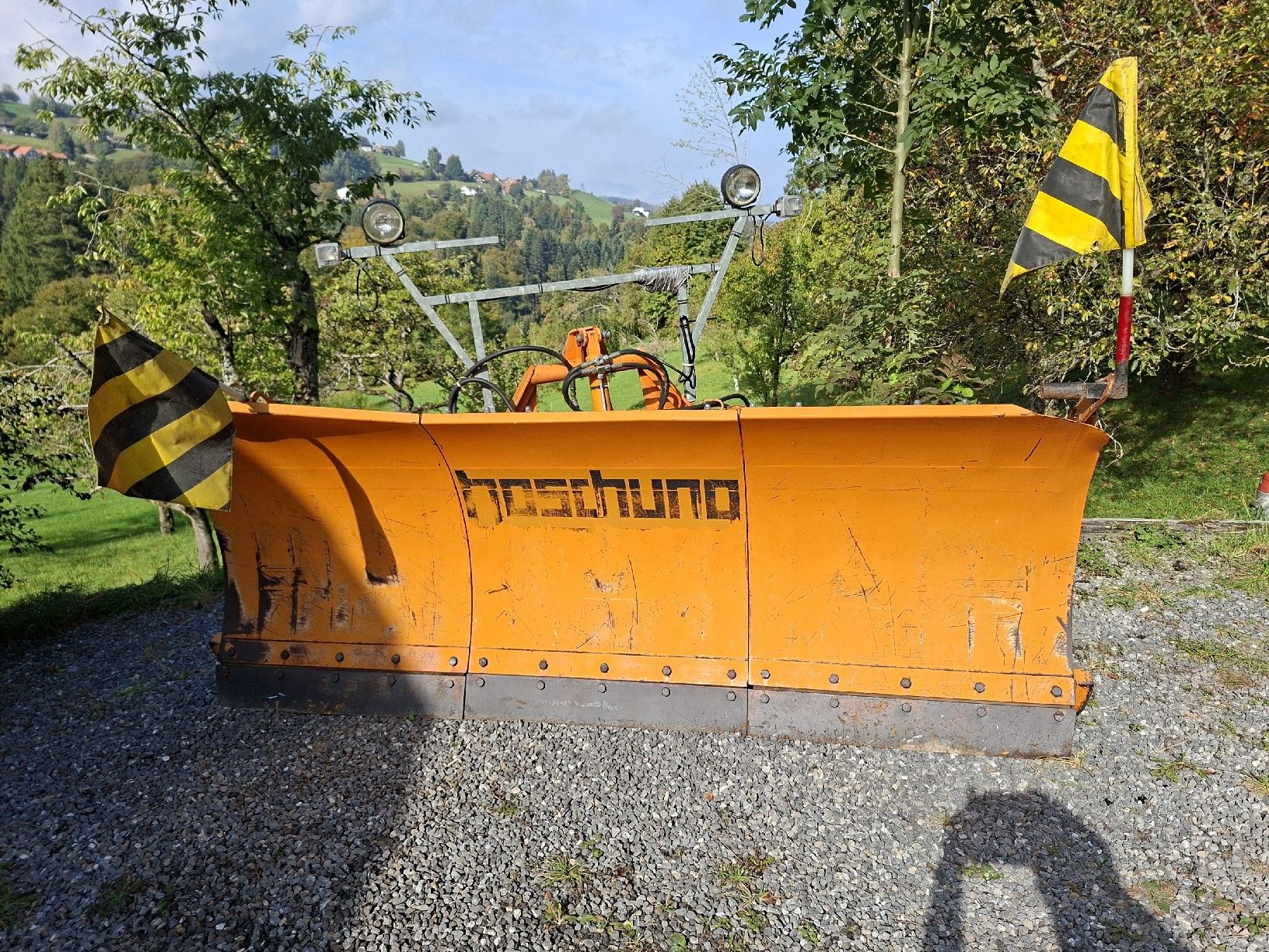 Schneeräumung: Schneepflug 2.7 m. mit Anbauplatte – Gebraucht aus Wolfhalden von bucher622