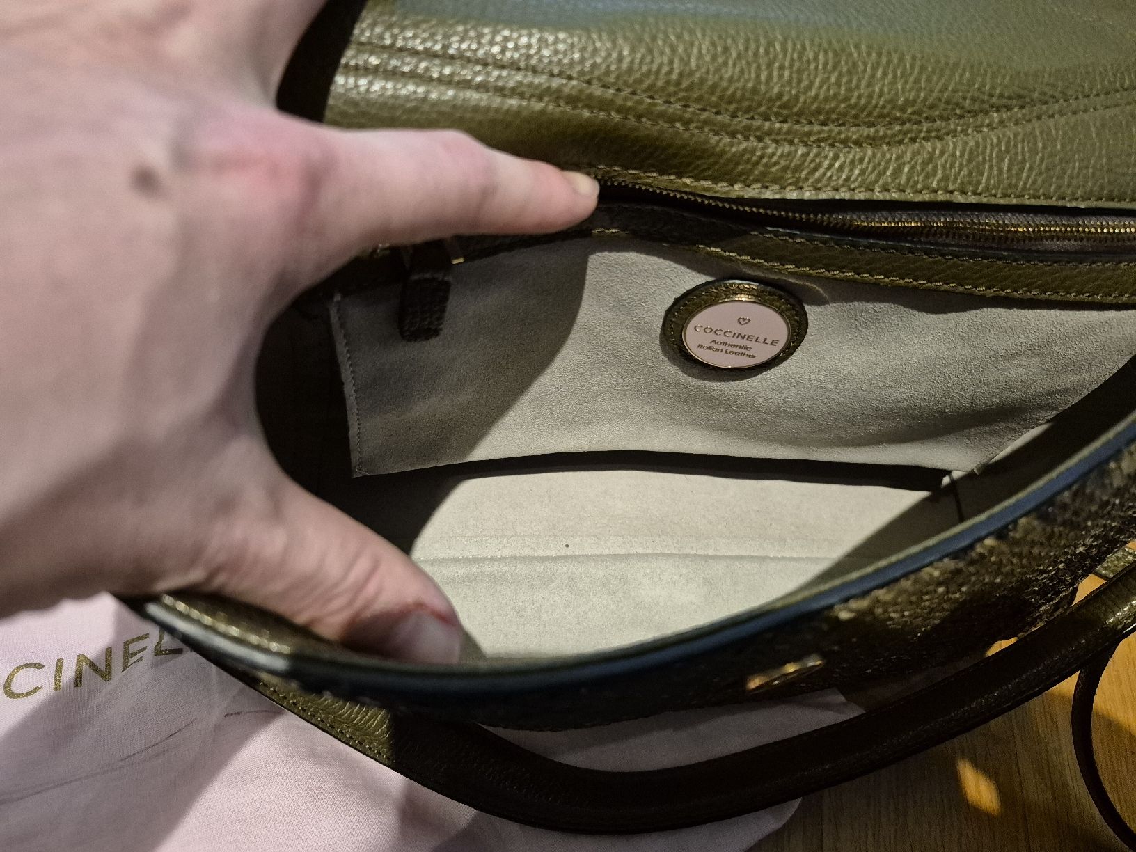 Coccinelle Taschen für Damen: Coccinelle Tasche – Neu (gemäss Beschreibung) aus Küssnacht am Rigi von Patty1993 4