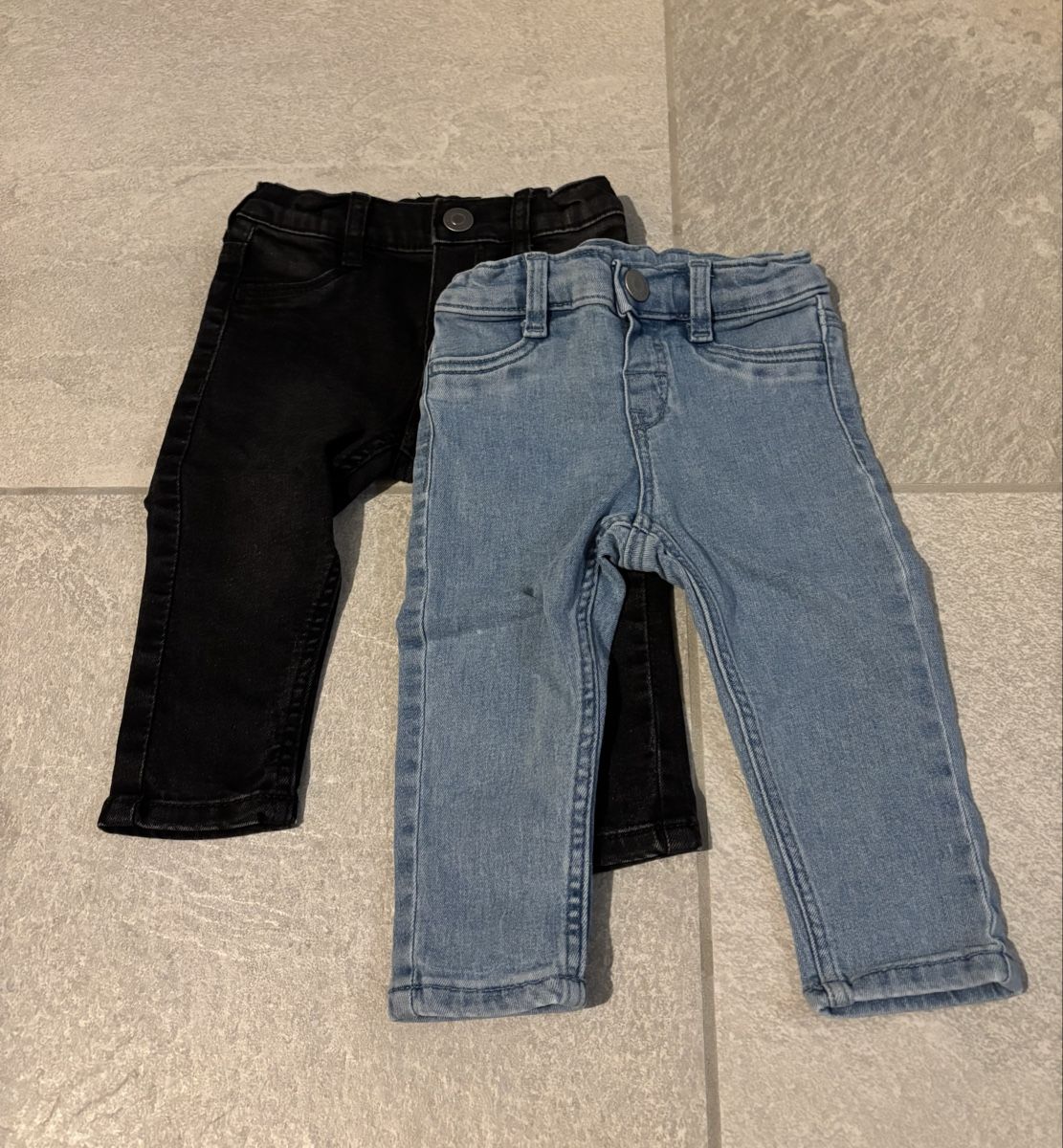 H&M Pantaloni: Jeans – Usato da Schleinikon venduto da Jessica_Lutishi