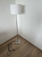 Stehleuchte, weiss/beige, höhenverstellbar, neuwertig