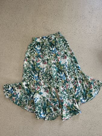 Weekday Hose Blumenmuster Grösse XS neuwertig
