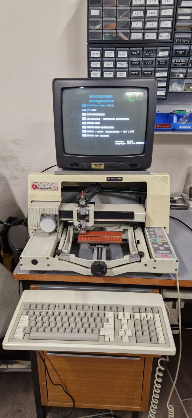 Tutte le macchine: Gravograph VXM Graviermaschine – Usato da Zürich venduto da Dusko_72