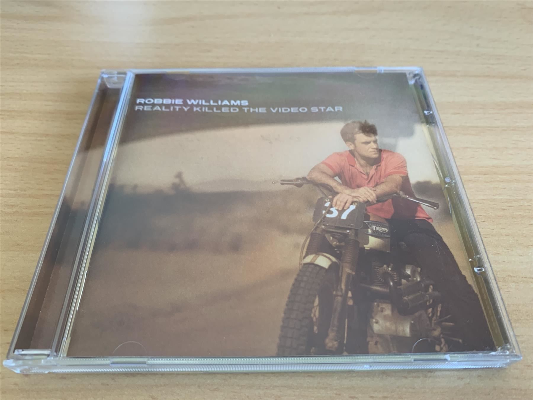 CD: Robbie Williams – Usato da Rikon im Tösstal venduto da Alpenmutz