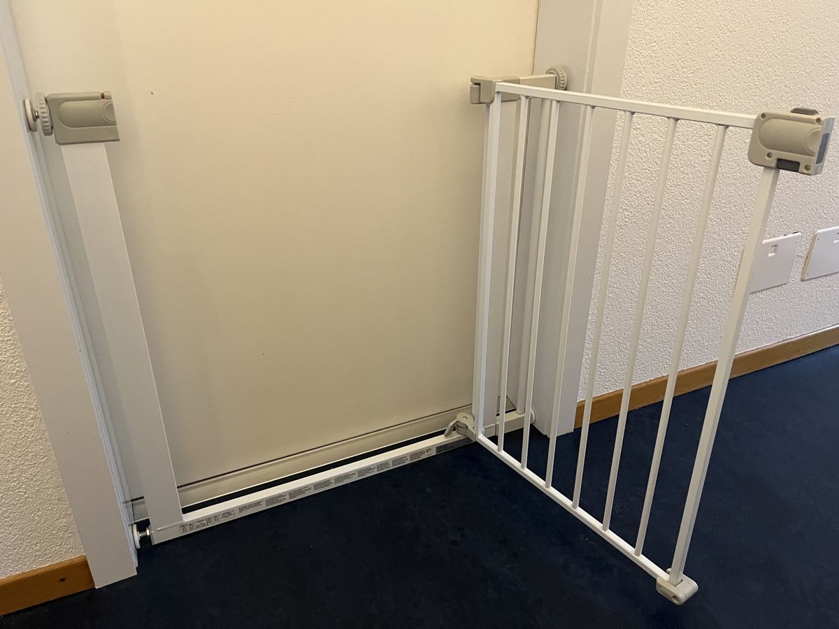 Sécurité: Türschutzgitter  – D'occasion à Niederscherli par tst95 2