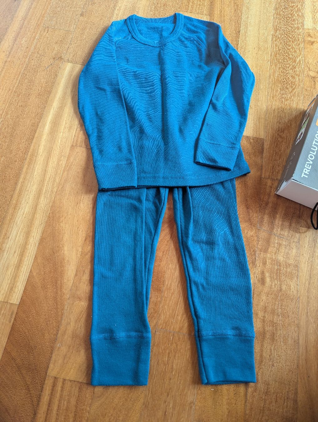 Lotti & Set di vestiti: Trevolutiion Skiunterwäsche Gr. 104 – Usato da Eglisau venduto da raf_hn2x
