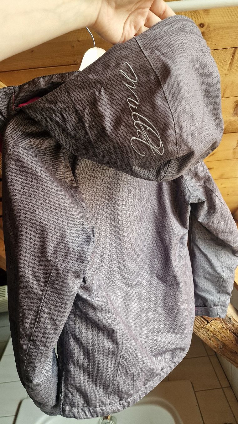 Millet Jacken: Millet grey pink woman jacket! – Gebraucht aus Le Locle von mar_mn8v 5