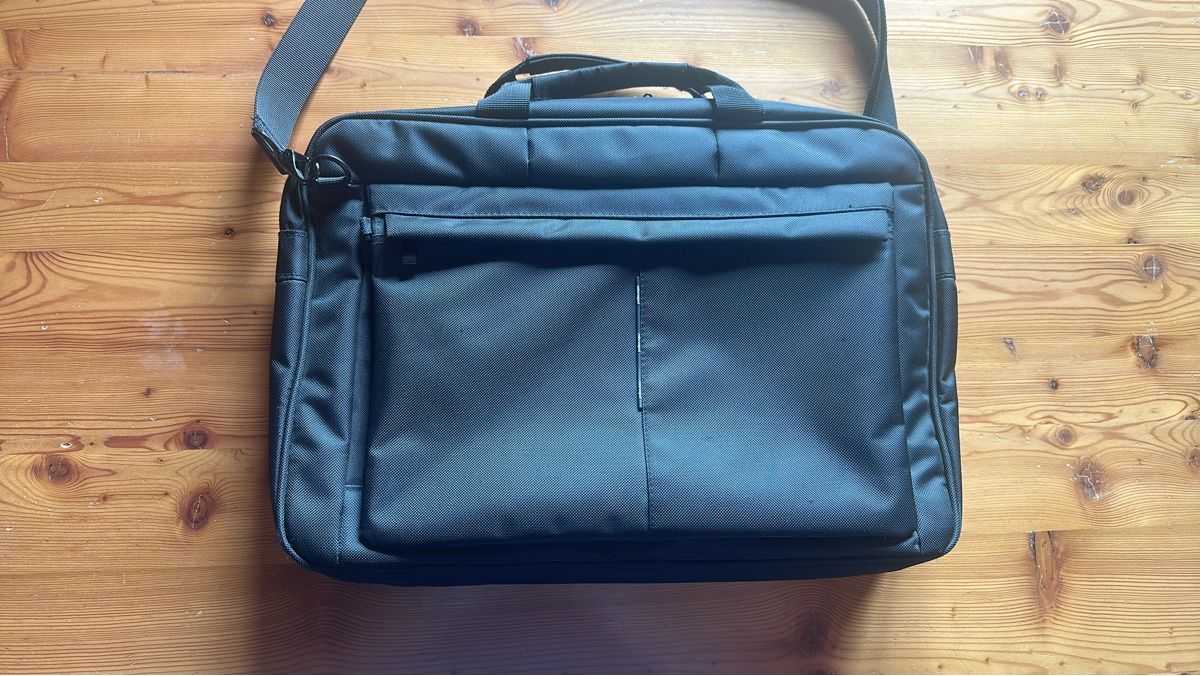 Valigie & Borse: Microspot Laptop/Businesstasche schwarz – Nuovo (secondo la descrizione) da Grächen venduto da Walterli_88