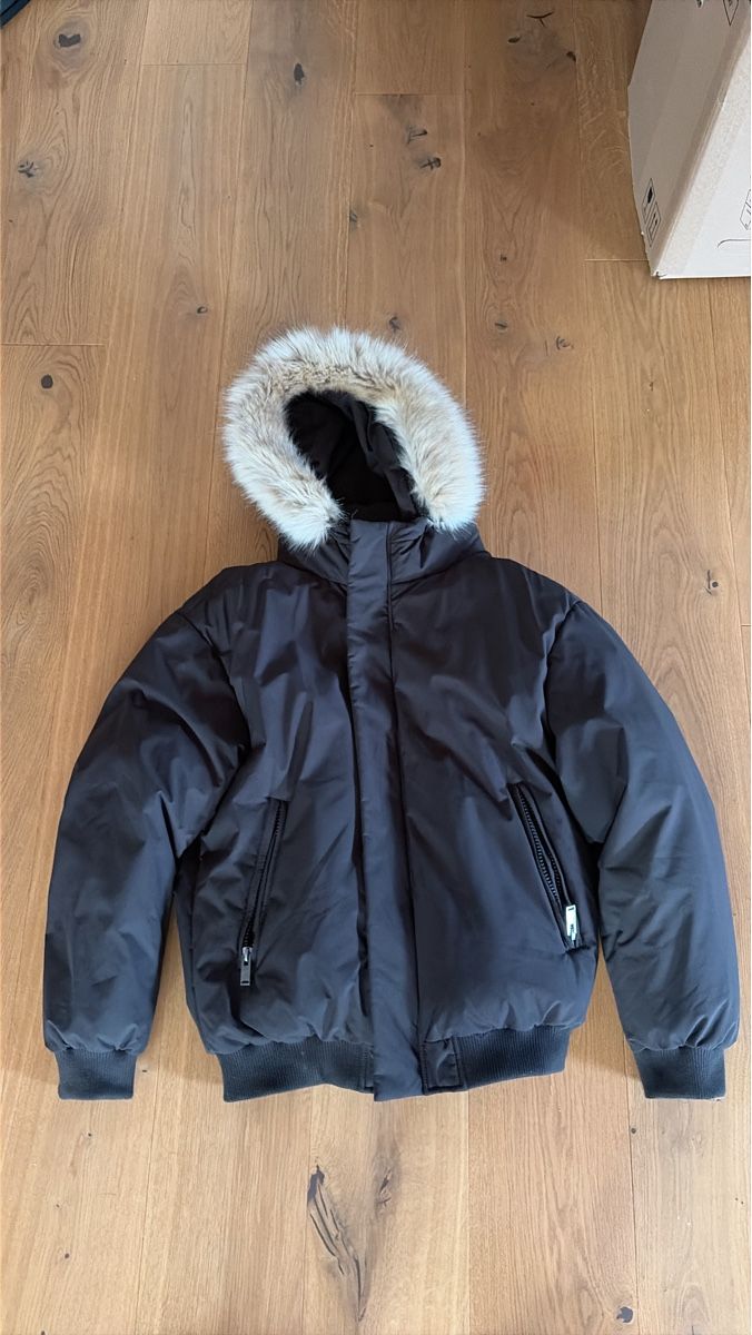 Zara Vestes: Winterjacke Zara – Neuf (Voir description) à Mels par Sam_m_