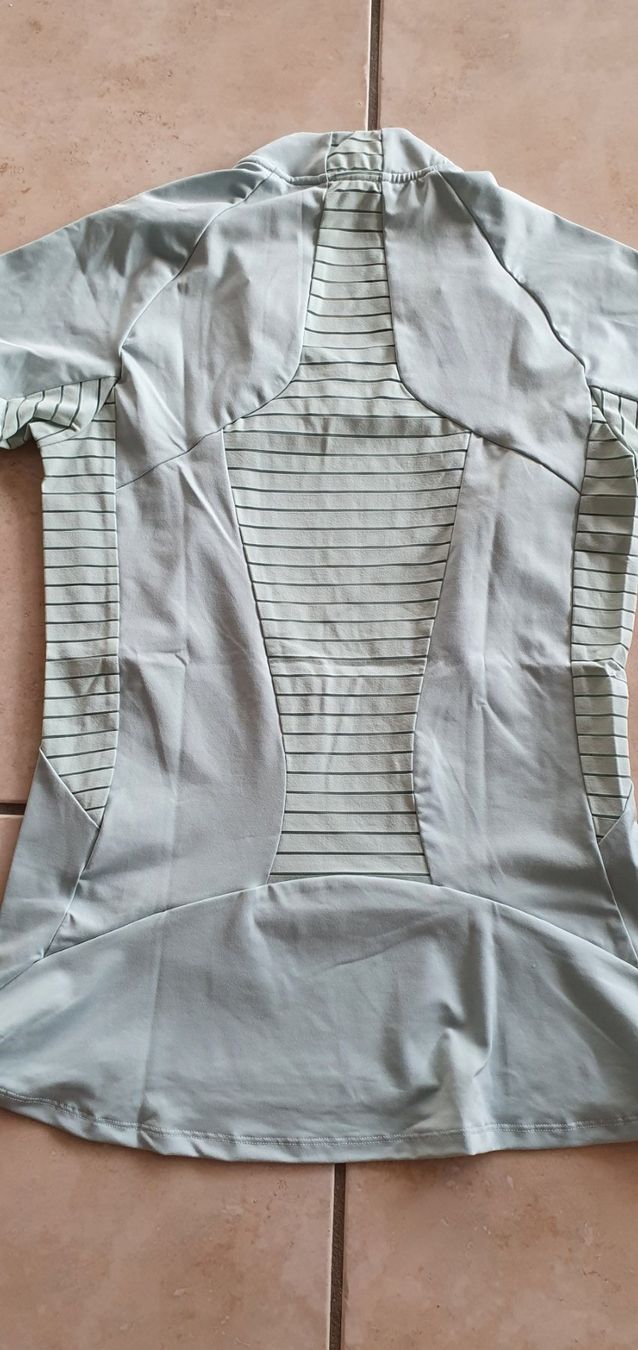 T-shirt: T-shirt Quechua S – Nuovo (secondo la descrizione) da Moutier venduto da Matteoleroux 2