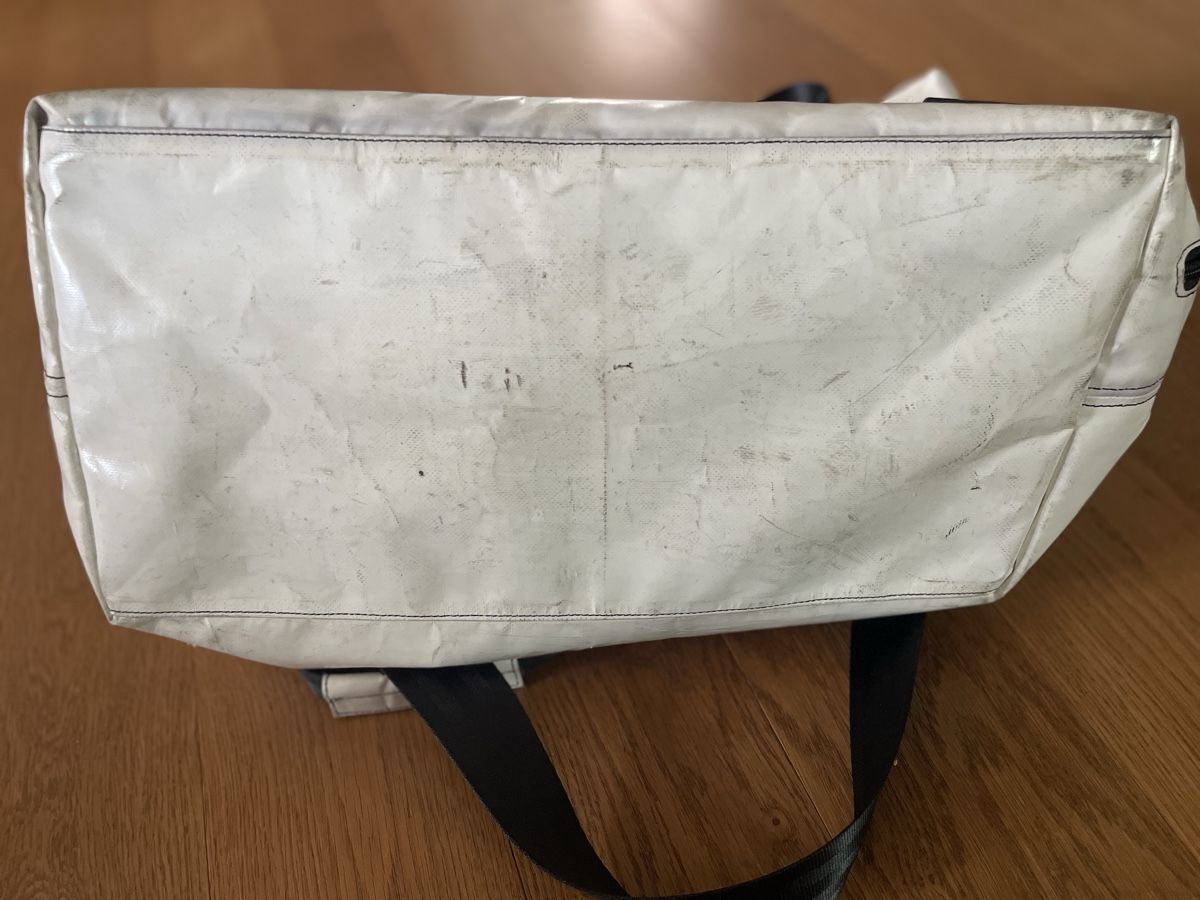 Freitag Borse: Sac Freitag original blanc/noir – Usato da Commugny venduto da arm_7m7m 3