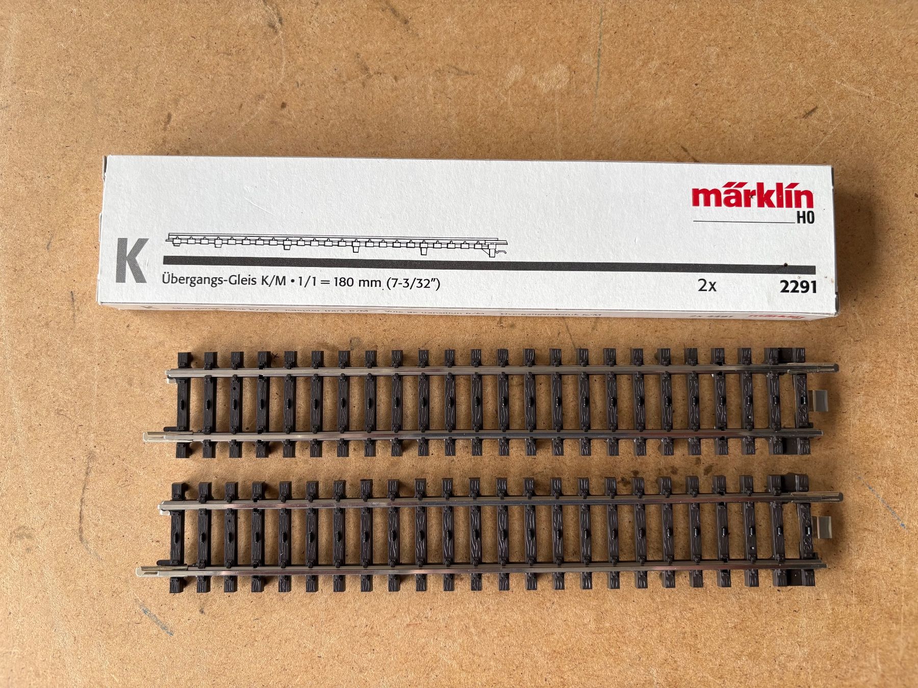 Märklin Trains électriques: 2x Marklin 2291 Übergangsgleis K/M – Neuf avec emballage d'origine à Hauterive NE par eriamch