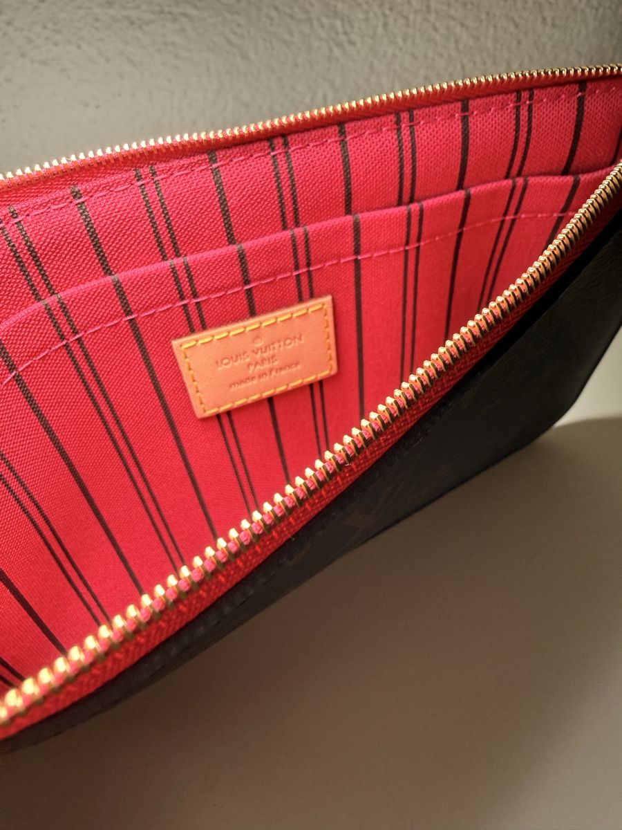 Louis Vuitton Borse: Louis Vuitton Pochette Monogram mit Lederband – Nuovo (secondo la descrizione) da Birmenstorf AG venduto da fon_dps2 1