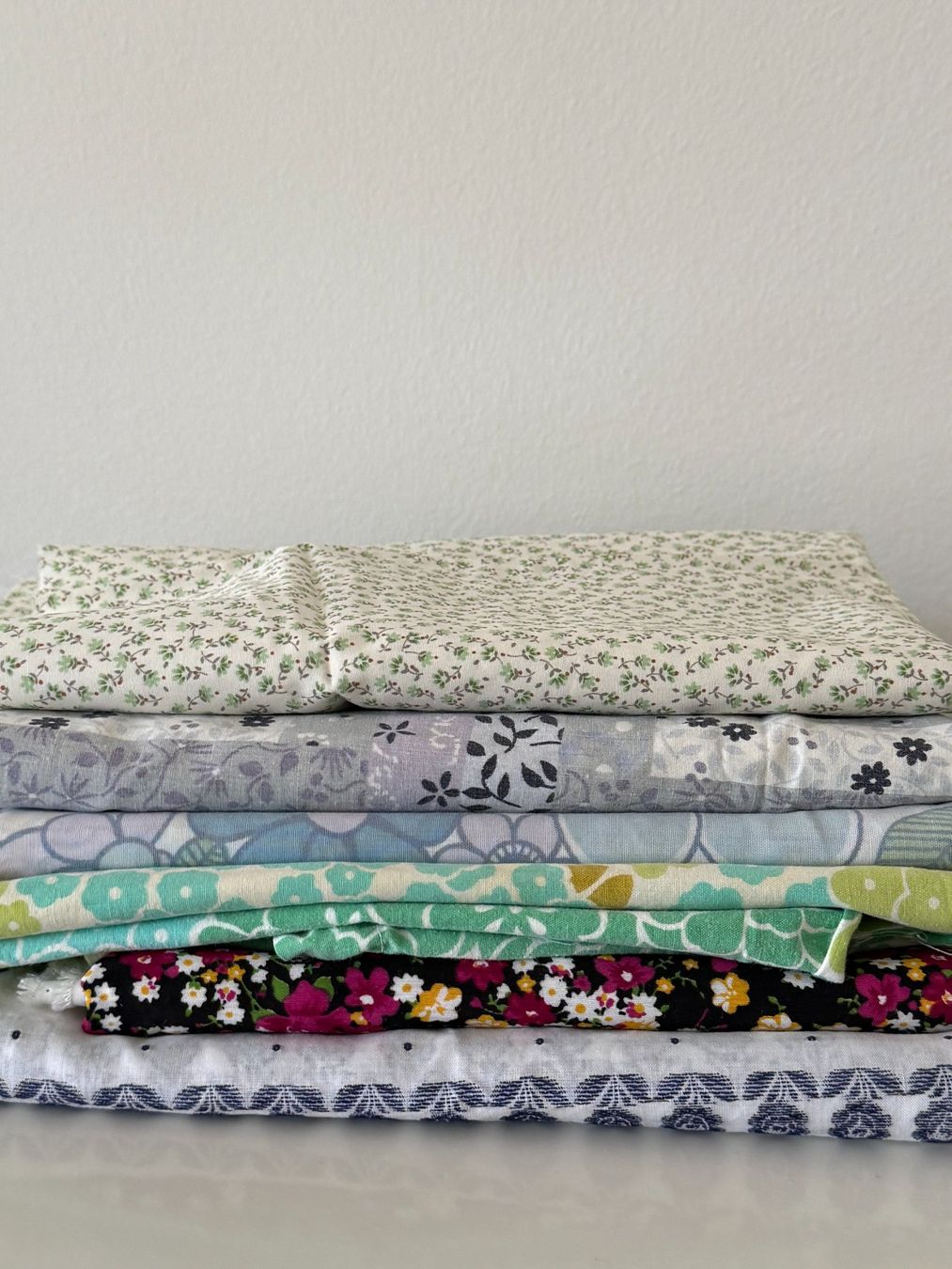 Tissus: Stoffresten mit bunten Blumenmuster – D'occasion à Basel par Smarten