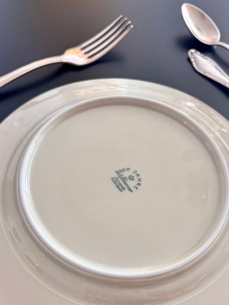 Set di piatti: Edles Tafelset mit versilbertem Besteck – Usato da Bottmingen venduto da ale_lls9 4