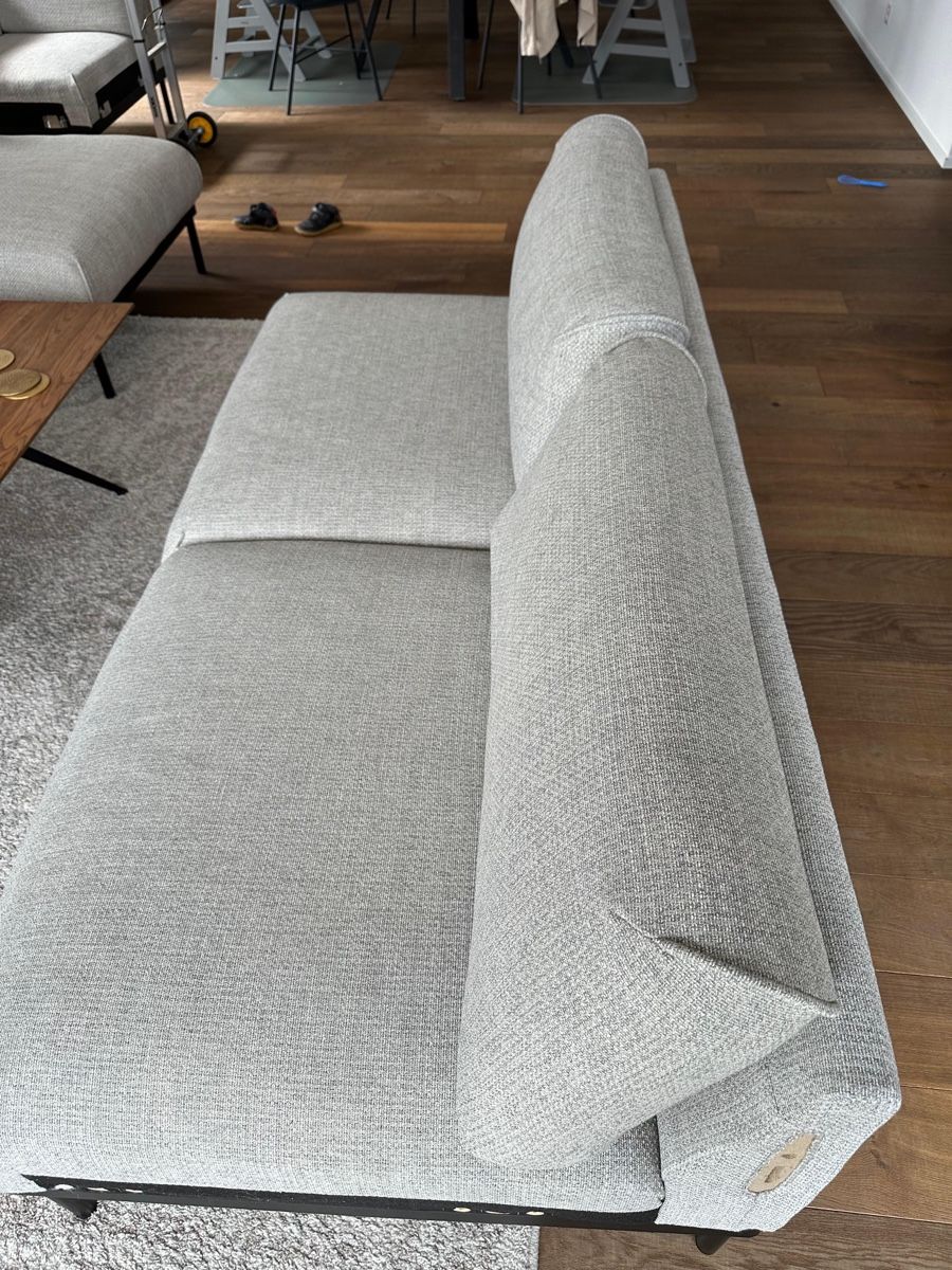 Ikea Divani: Light Gray Two-Seater Sofa and a corner section – Usato da Unterägeri venduto da may_htv2 1
