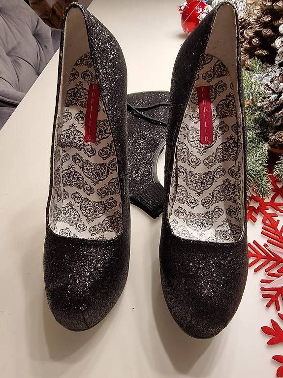 Chaussures hommes: schwarze glitzer High Heels – D'occasion à Haslen AI par jas_5dv9 2