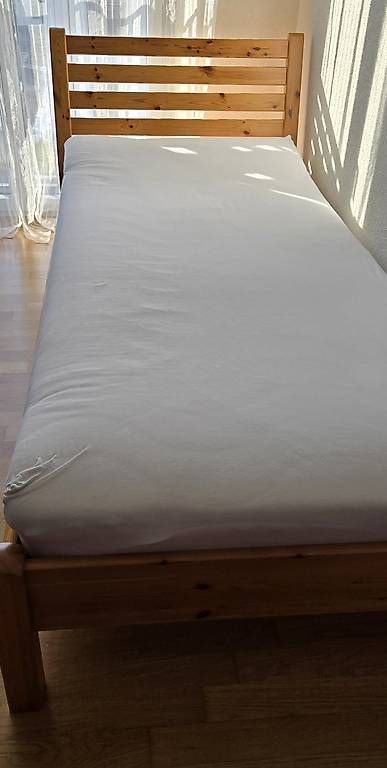 Micasa Betten: Bett mit Nachttisch aus Fichte – Gebraucht aus Liebefeld von lur_b2yb 2