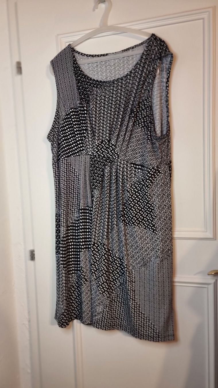 Vestiti: Kleid Größe 50 – Usato da Wald ZH venduto da Martin79