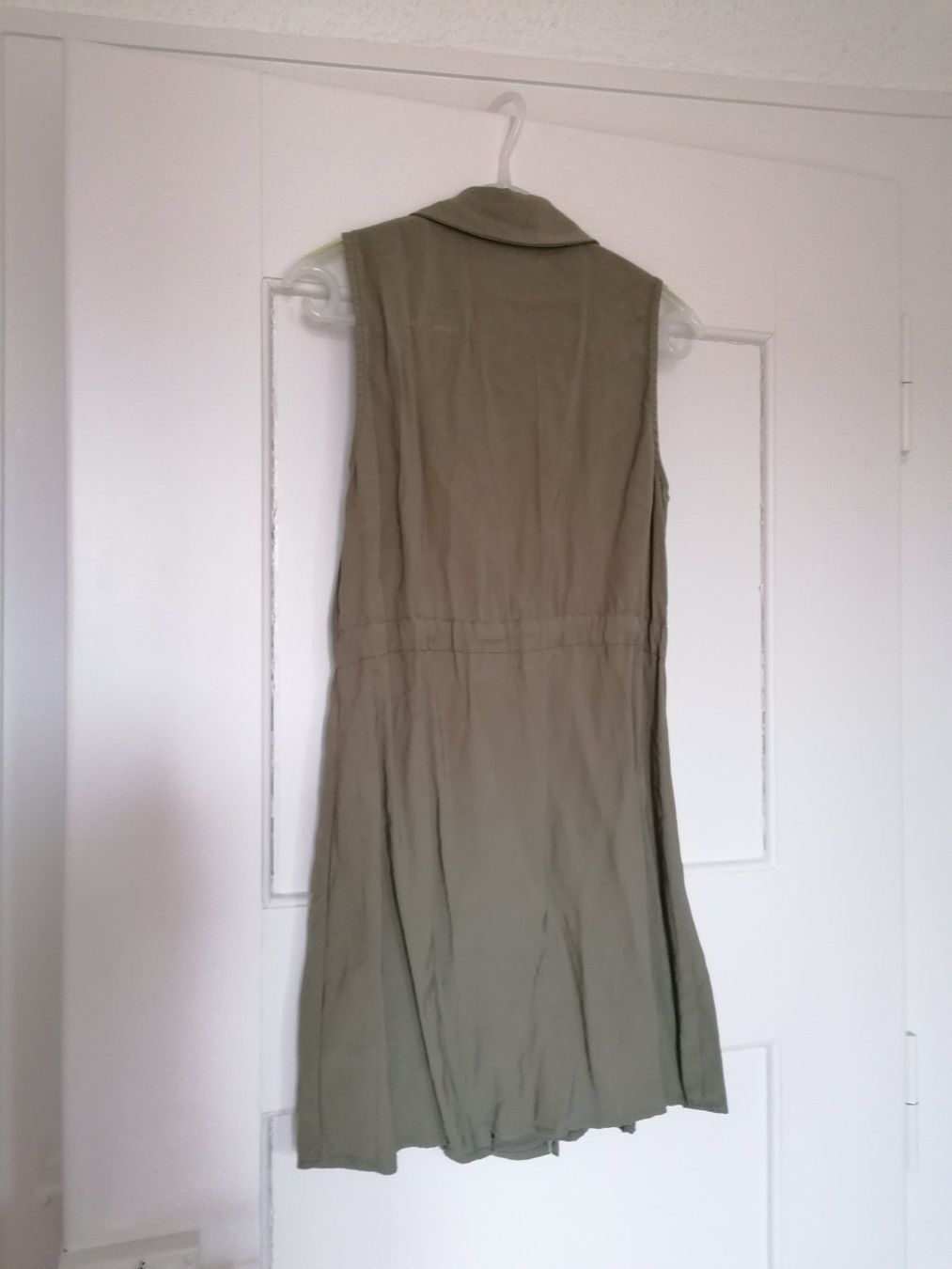 Vestiti: Apricot Utility Kleid Khaki XS – Usato da Liebefeld venduto da Ochotona 4