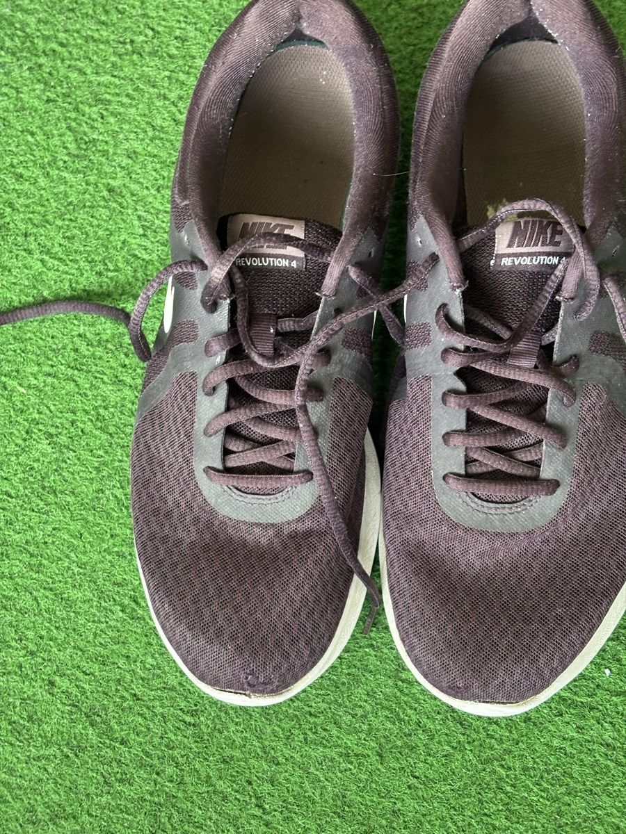 Nike Chaussures hommes: Nike gr.42 Schuhe – D'occasion à Zug par Biki72 1