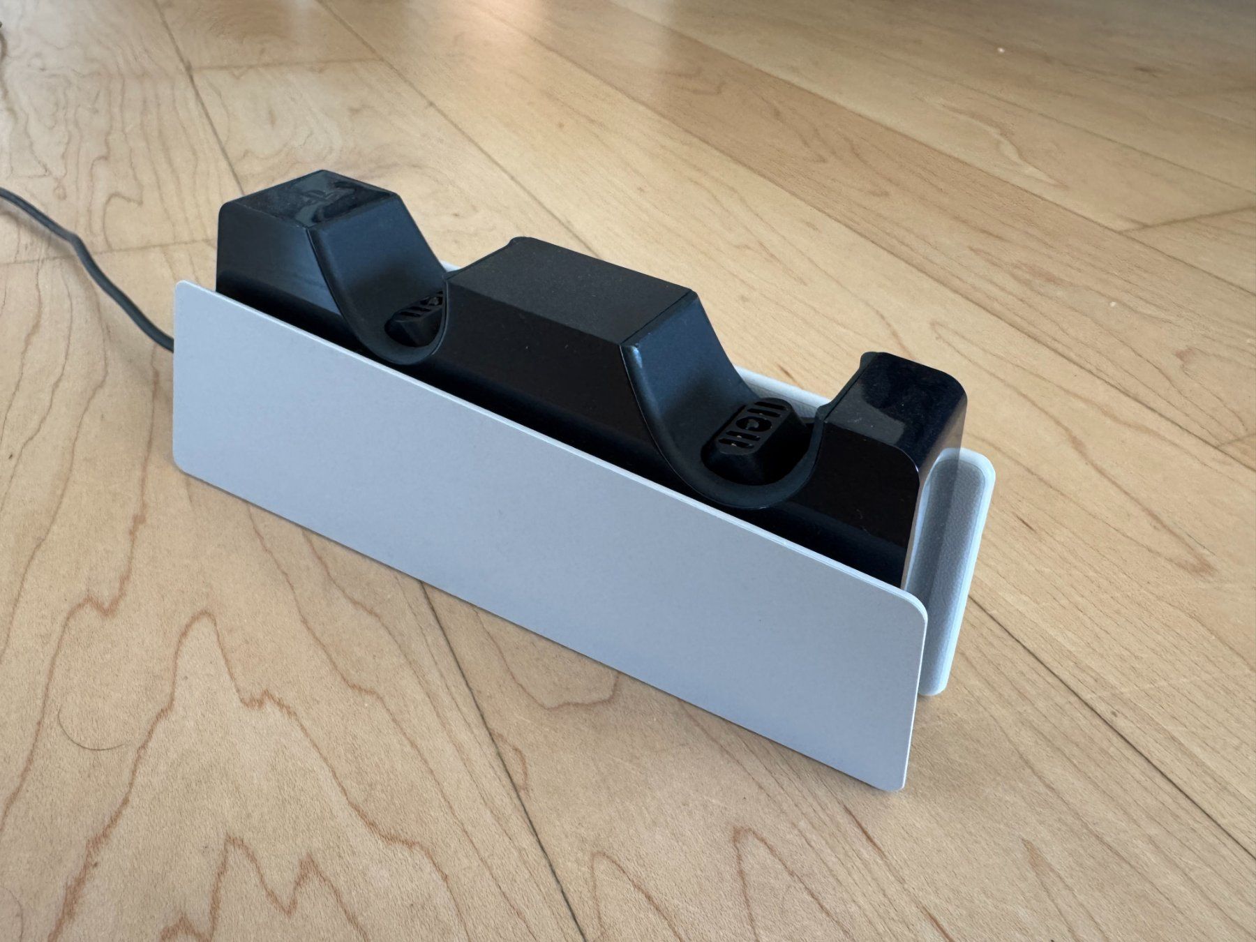 Sony Konsolen: Sony PlayStation 5 Disc Edition + 2 Controller + Ladestation – Gebraucht aus Rüschlikon von Mercatus_89 8