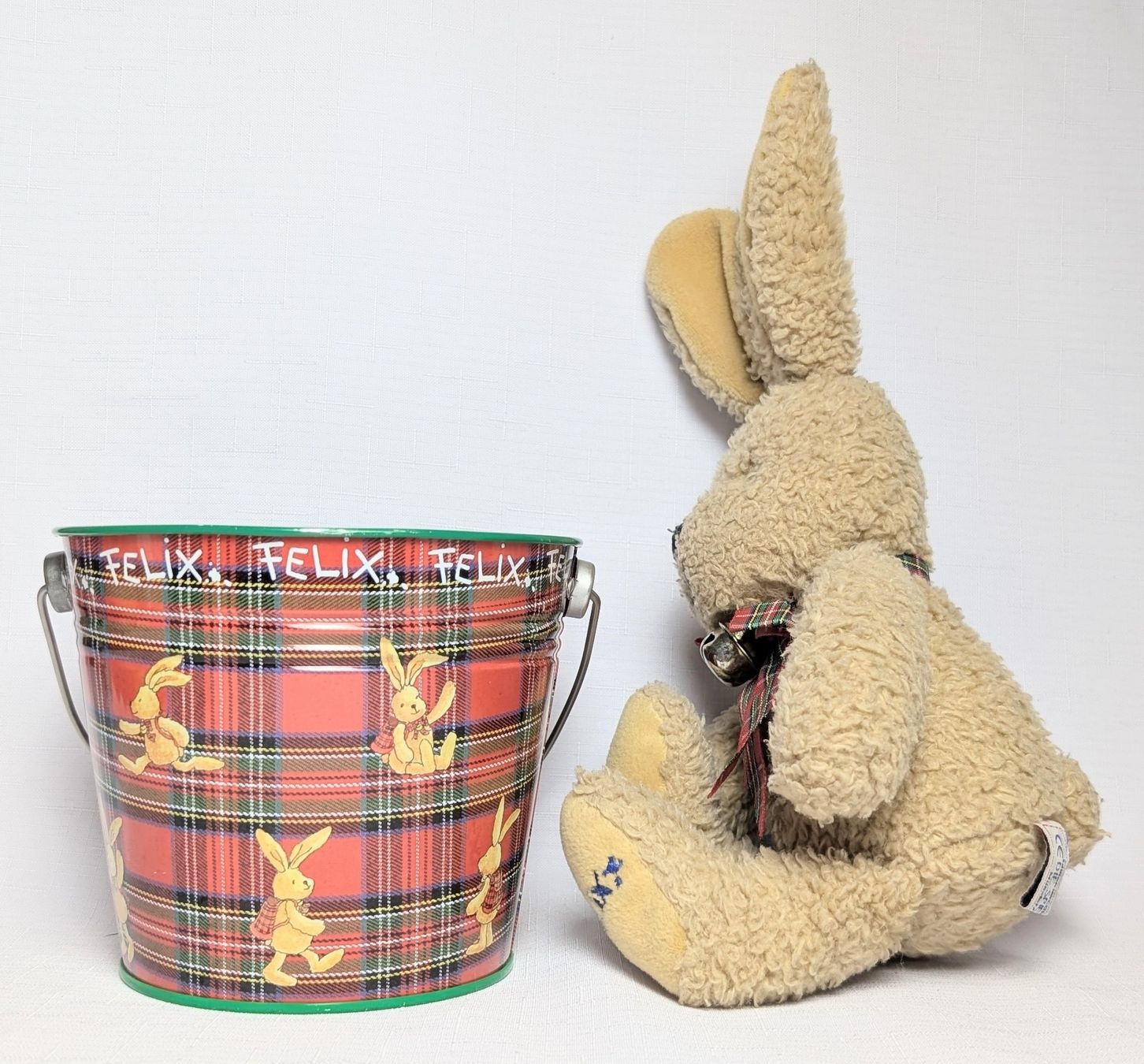 Giocattoli: Felix der Hase - Plüsch Figur & Metall Eimer – Nuovo (secondo la descrizione) da Wängi venduto da ABIZONE-86 2
