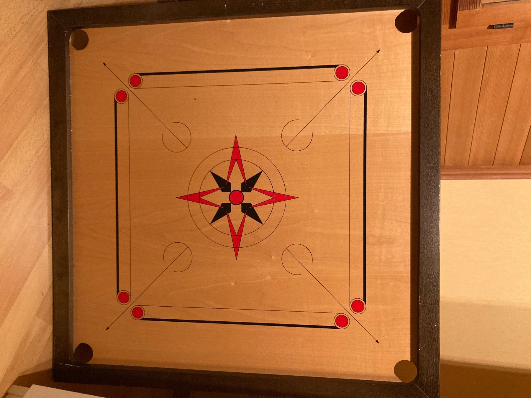 Giochi: Carrom Brett mit Steinen – Usato da Hersberg venduto da fatma0709