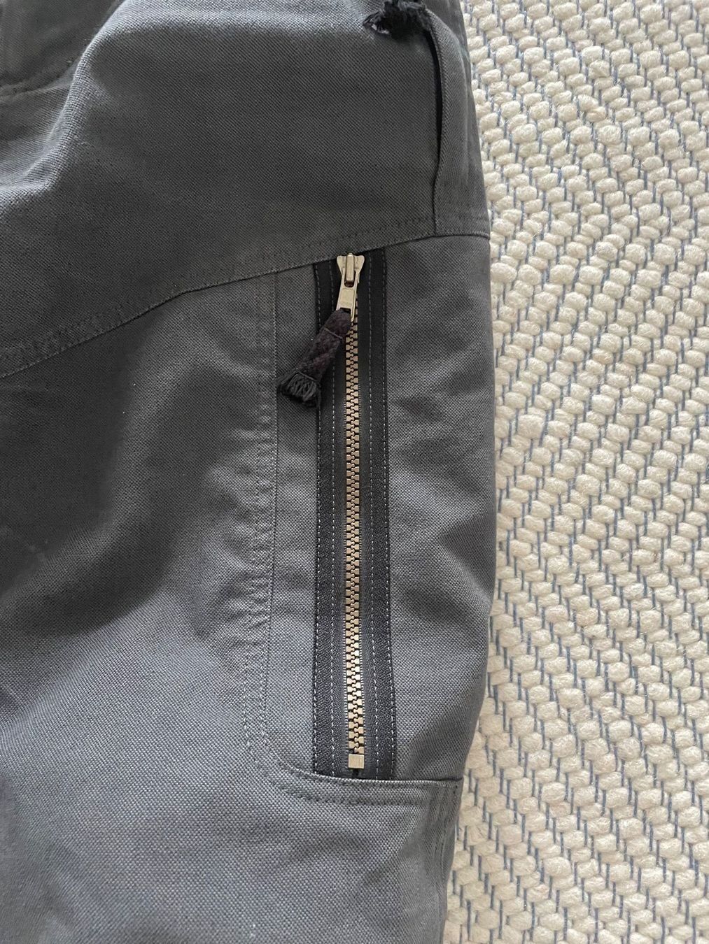 BMW Pantaloni: Pantalon de moto BMW gris taille M – Usato da La Chaux-de-Fonds venduto da JeanSeb 4