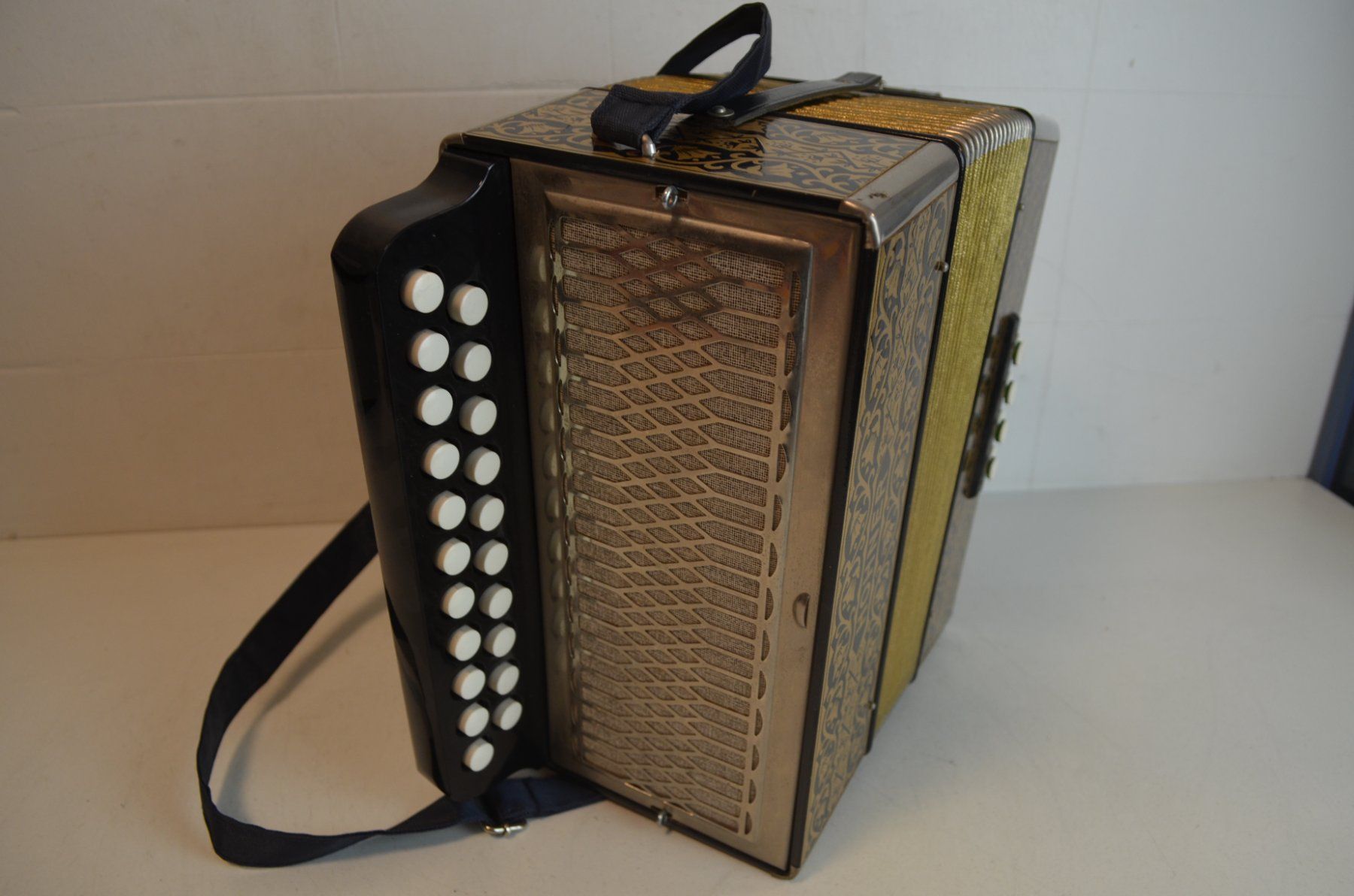 Hohner Musikinstrumente: Akkordeon diatonisch Hohner – Gebraucht aus Zürich von baumusik 5