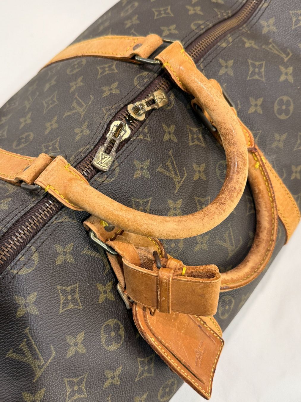 Louis Vuitton Taschen: Louis Vuitton Keepall 55 Monogram Reisetasche – Gebraucht aus Erlenbach ZH von iLuxury 4