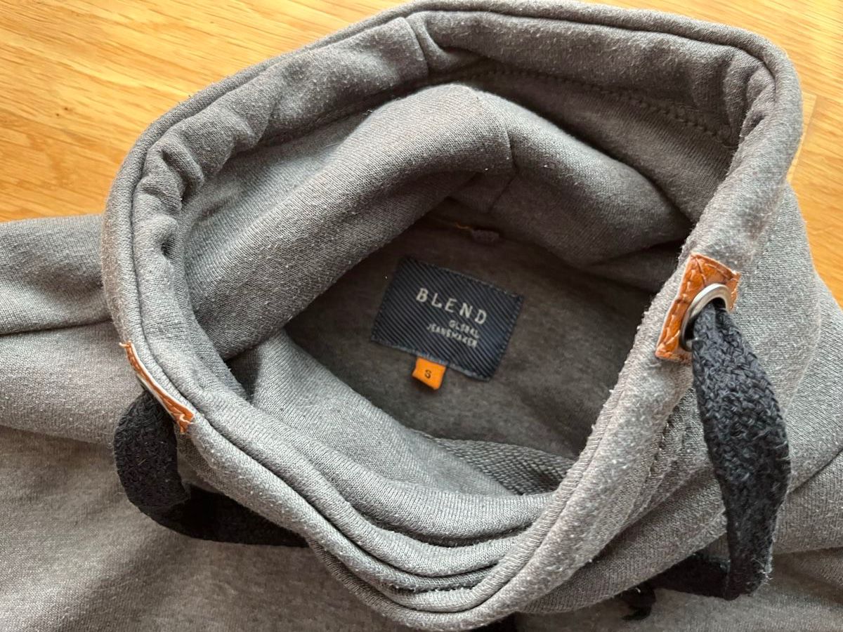 Maglioni & Felpe: Grauer Pullover, Grösse S – Usato da Zürich venduto da MariaSusanne 2