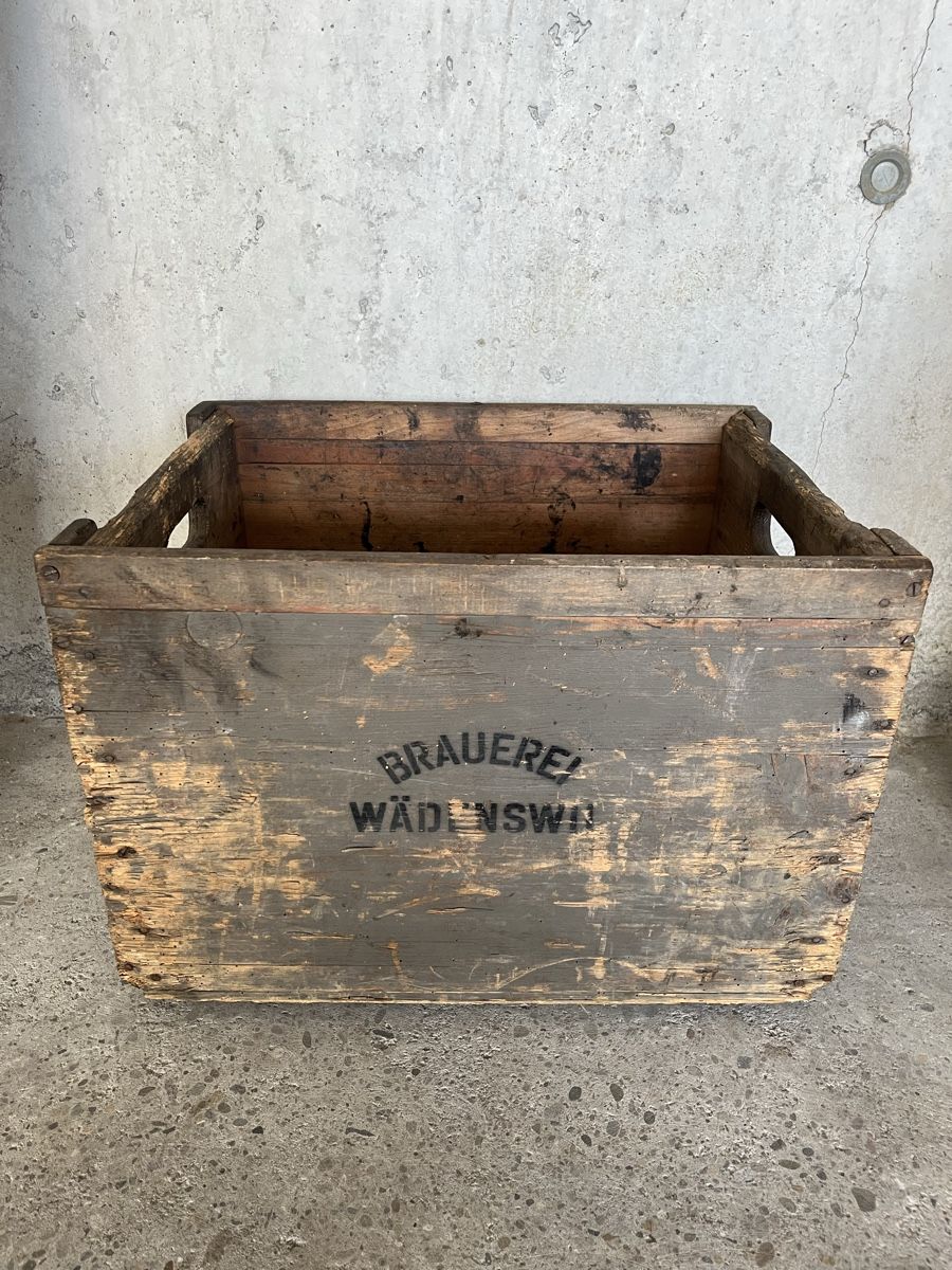 Caisses de vin et bière: Alte Holz-Bierkiste – D'occasion à Feusisberg par due96 4