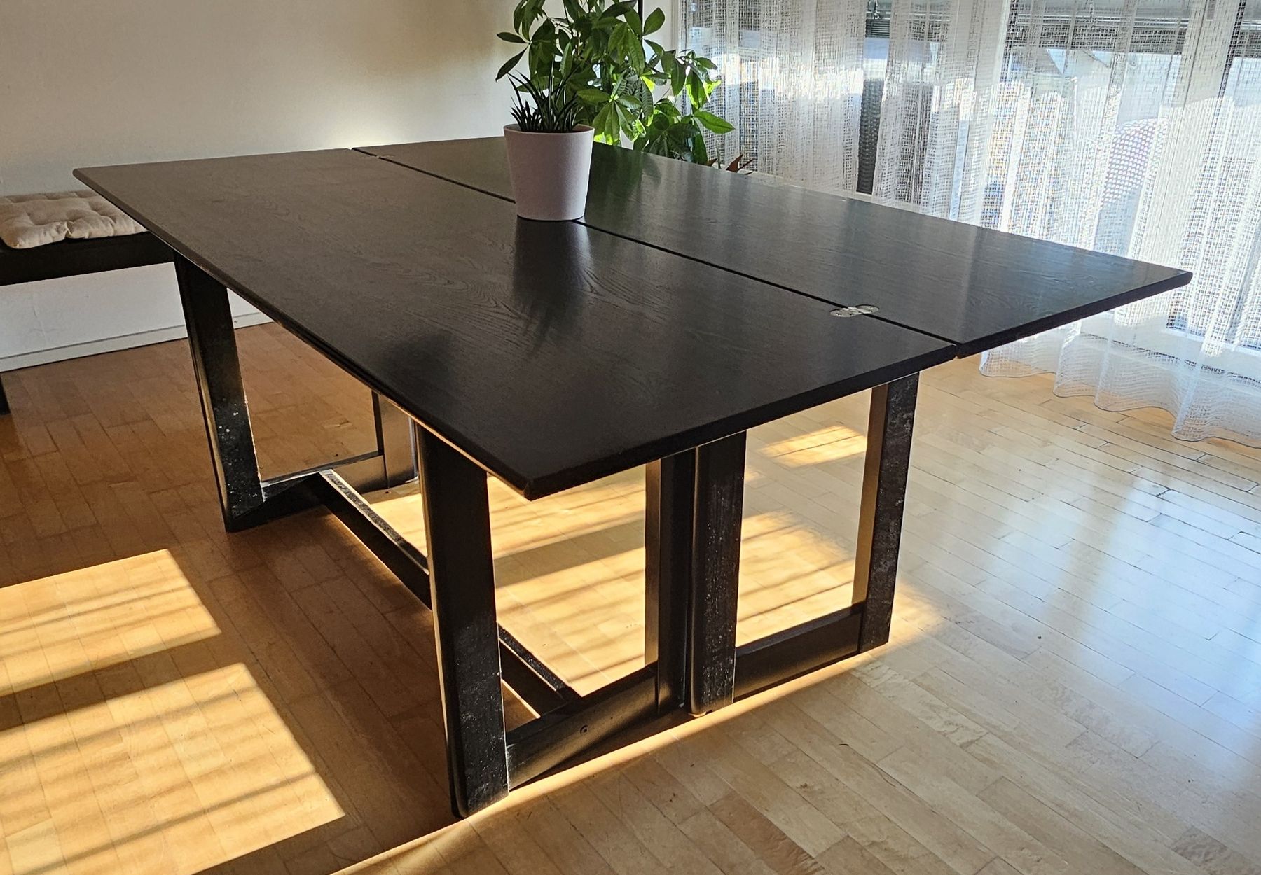 Tische: Extendable Dining Table – Black – Seats 6–10 – Gebraucht aus Zürich von jak_pvk7 1
