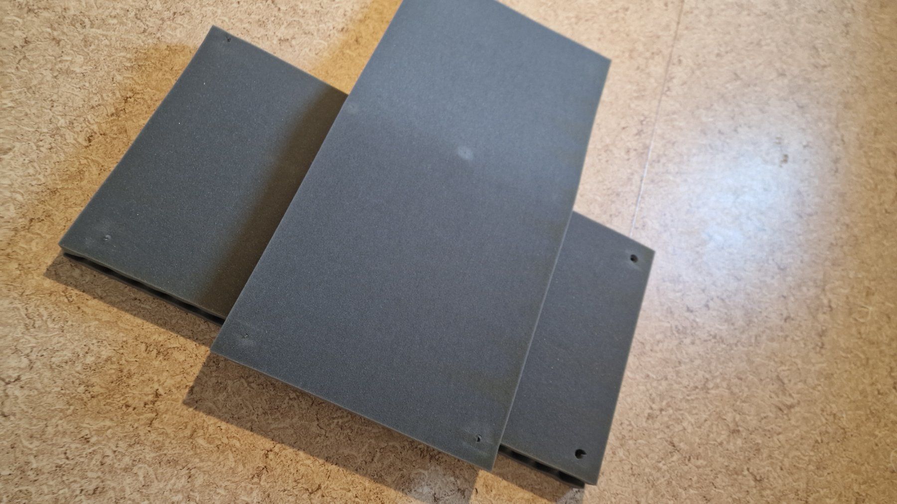 Altri accessori: 7 Noppenschaumstoff Absorber 100x50x4cm – Usato da Bottighofen venduto da Zwanzgerli 1