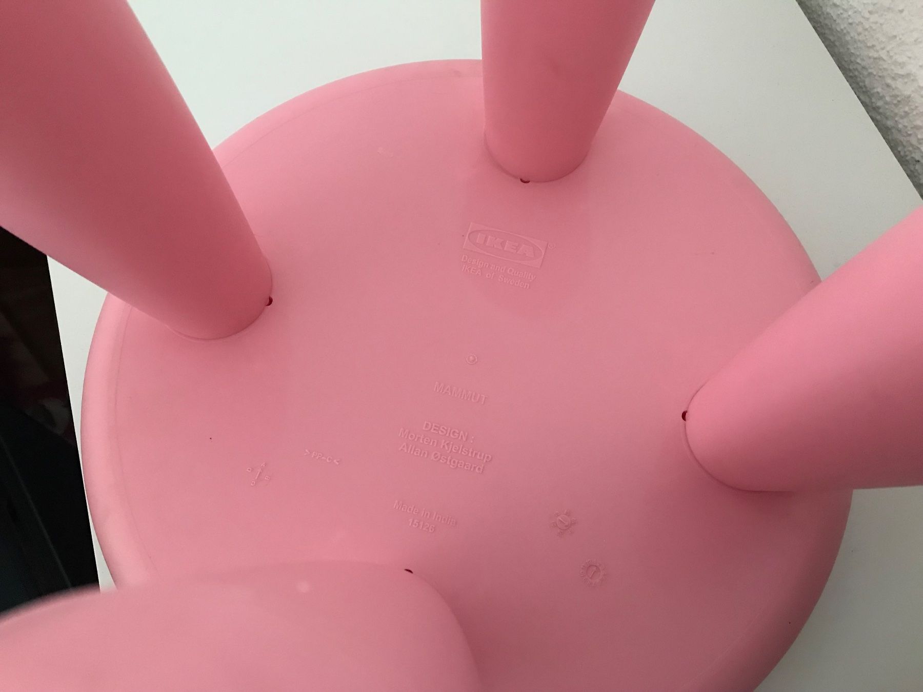 Ikea Sgabelli: Kinder Hocker Stuhl MAMMUT von IKEA rosa – Usato da Emmenbrücke venduto da Hathor123 4