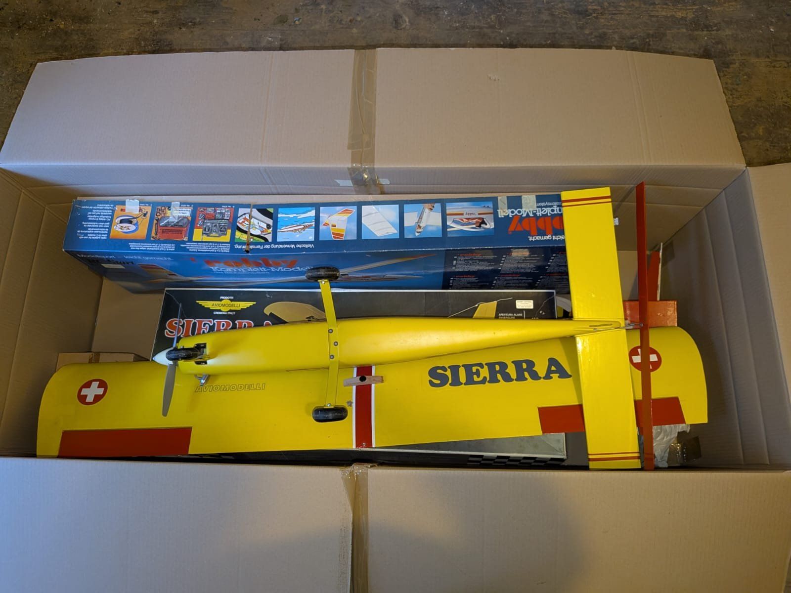 RC Kits de montage: Modellflugzeug Neuwertig – Neuf (Voir description) à Sils im Domleschg par subaruforesterturbo