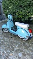 Vespa Roller babyblau