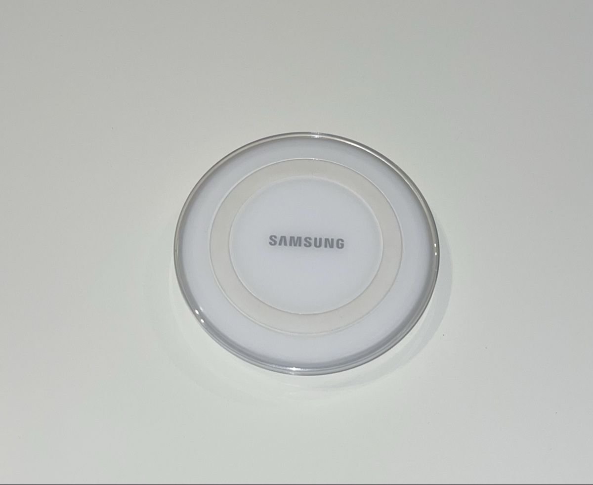 Samsung Ladegeräte: Samsung Wireless-Ladegerät – Gebraucht aus Maienfeld von jok_r8fp